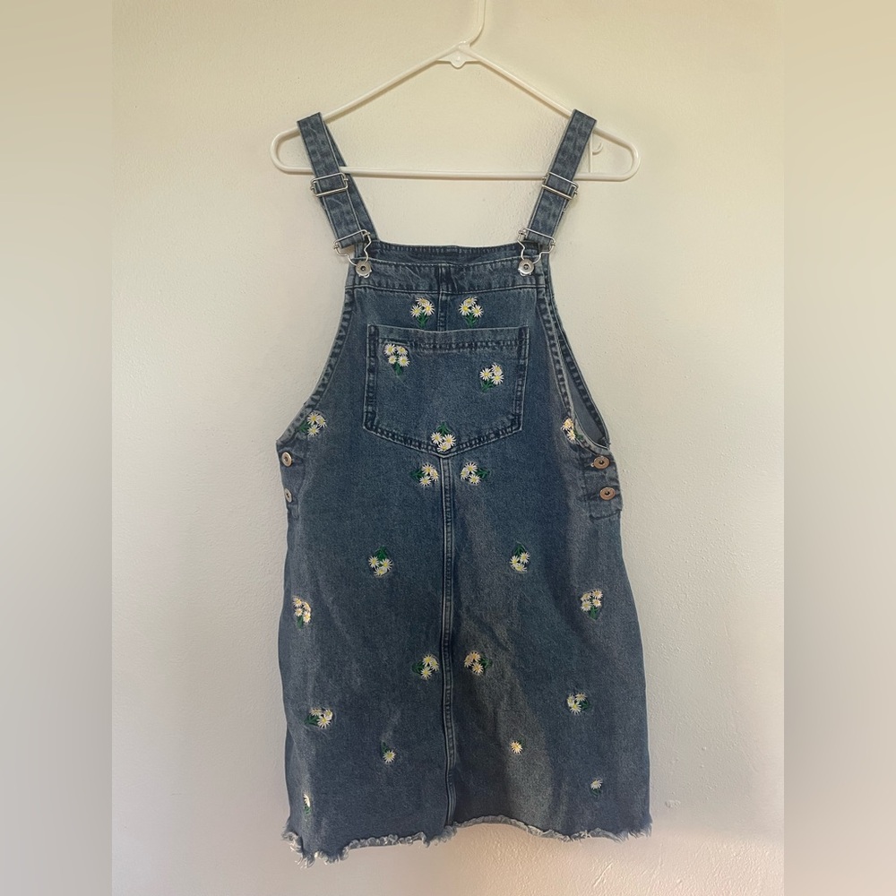 Divided Embroidered Daisy Denim Overalls - Navy